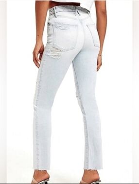 Good American Light Wash Distressed Straight Jeans